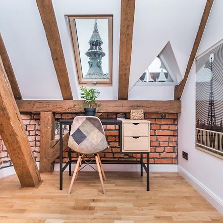 Przytulny Apartament Z Wieza Гливице Экстерьер фото