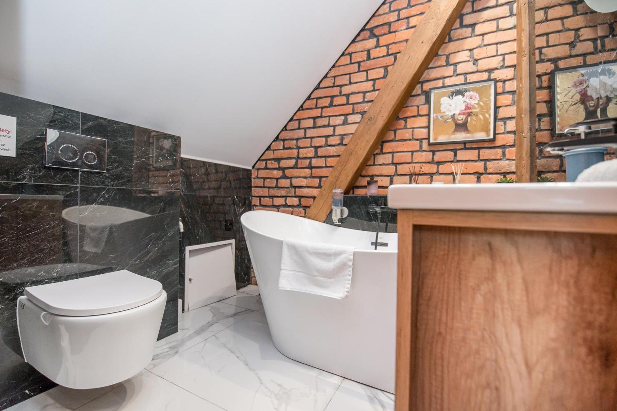 Przytulny Apartament Z Wieza Гливице Экстерьер фото