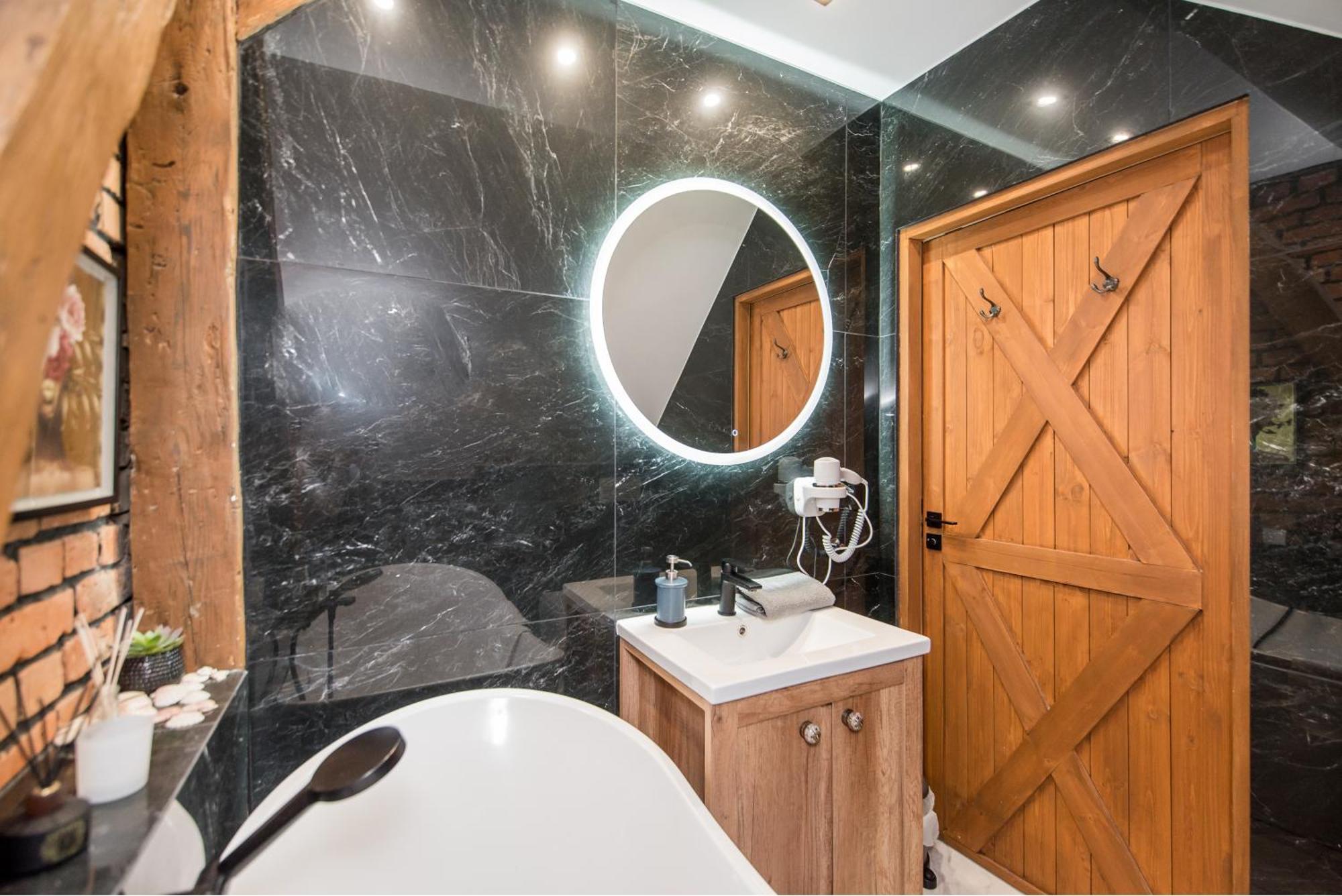 Przytulny Apartament Z Wieza Гливице Экстерьер фото